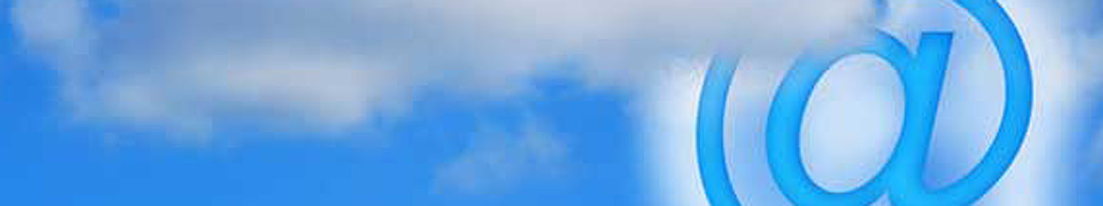 Das at-Zeichen als Symbol für E-mail-Adresse in Wolken gehüllt©DLR